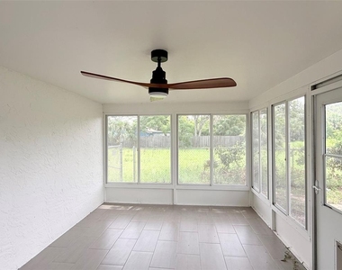 8512 Longboat Lane - Photo Thumbnail 32