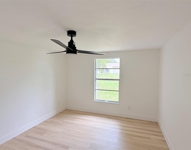 8512 Longboat Lane - Photo Thumbnail 16