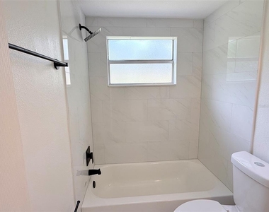 8512 Longboat Lane - Photo Thumbnail 22