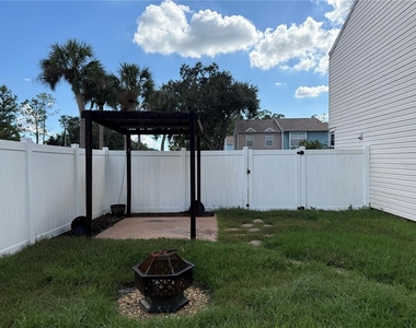 16335 Rambling Vine Drive W - Photo Thumbnail 20