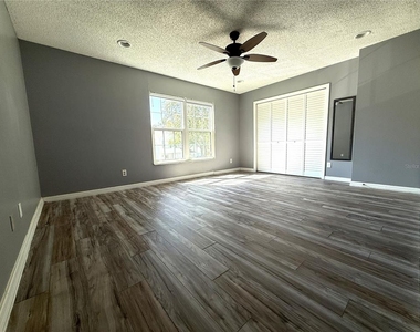 16335 Rambling Vine Drive W - Photo Thumbnail 15