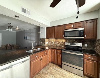 16335 Rambling Vine Drive W - Photo Thumbnail 8