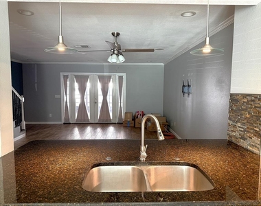 16335 Rambling Vine Drive W - Photo Thumbnail 10