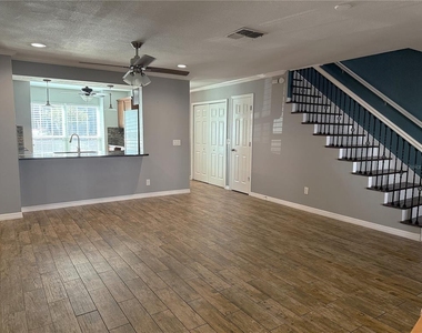 16335 Rambling Vine Drive W - Photo Thumbnail 3