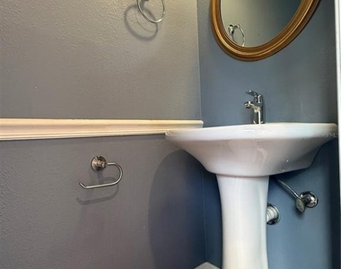 16335 Rambling Vine Drive W - Photo Thumbnail 5