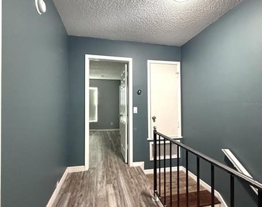 16335 Rambling Vine Drive W - Photo Thumbnail 11