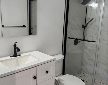 16335 Rambling Vine Drive W - Photo Thumbnail 14