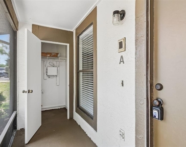 2945 Grovewood Boulevard - Photo Thumbnail 6