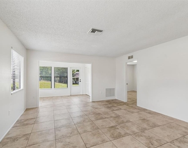 2945 Grovewood Boulevard - Photo Thumbnail 23