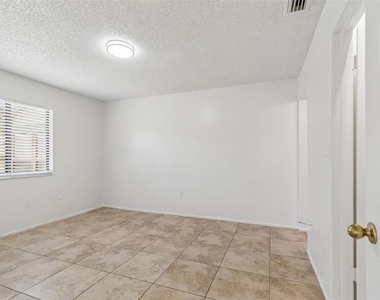 2945 Grovewood Boulevard - Photo Thumbnail 35