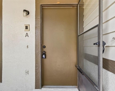 2945 Grovewood Boulevard - Photo Thumbnail 4