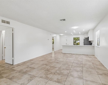2945 Grovewood Boulevard - Photo Thumbnail 24