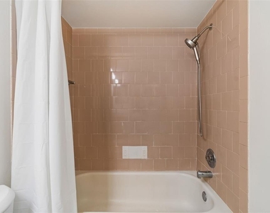 2945 Grovewood Boulevard - Photo Thumbnail 50
