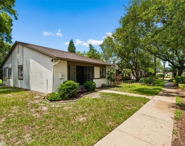 2945 Grovewood Boulevard - Photo Thumbnail 2