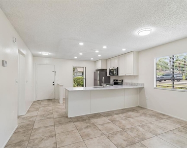 2945 Grovewood Boulevard - Photo Thumbnail 17