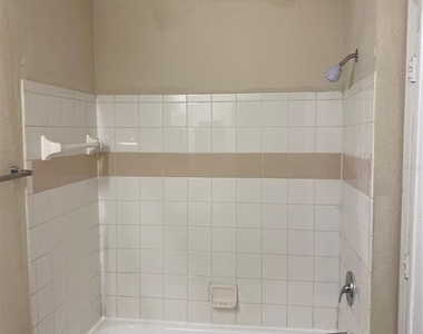 17110 Carrington Park Drive - Photo Thumbnail 20