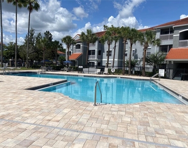18001 Richmond Place Drive - Photo Thumbnail 24