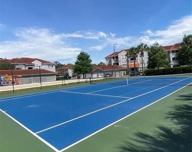 18001 Richmond Place Drive - Photo Thumbnail 28