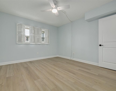 4580 Overlook Drive Ne - Photo Thumbnail 8