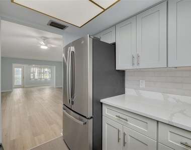 4580 Overlook Drive Ne - Photo Thumbnail 6