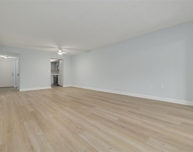 4580 Overlook Drive Ne - Photo Thumbnail 2