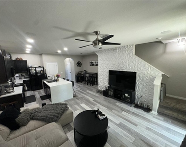 8906 Indigo Trail Loop - Photo Thumbnail 4