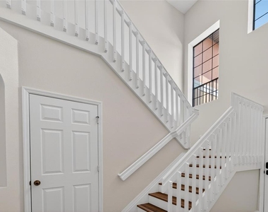 30132 Mossbank Drive - Photo Thumbnail 13
