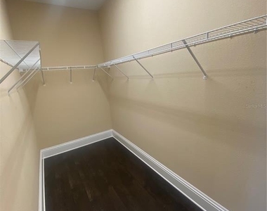 3916 N Ola Avenue - Photo Thumbnail 10