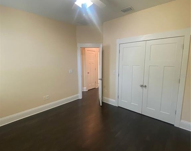 3916 N Ola Avenue - Photo Thumbnail 13