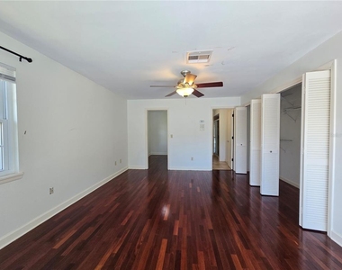 300 Cypress Creek Circle - Photo Thumbnail 12
