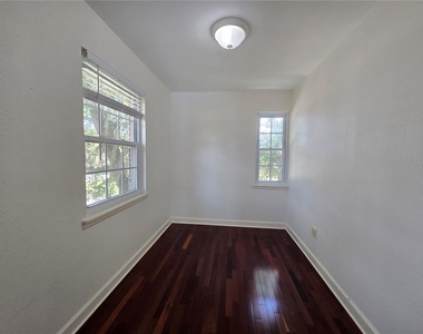 300 Cypress Creek Circle - Photo Thumbnail 14