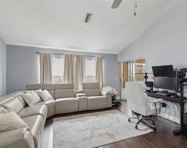 10454 Casa Grande Circle - Photo Thumbnail 7