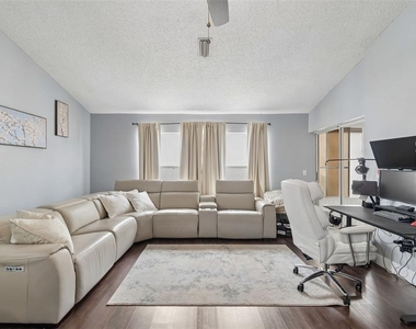 10454 Casa Grande Circle - Photo Thumbnail 8