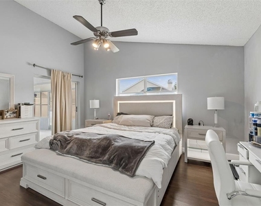 10454 Casa Grande Circle - Photo Thumbnail 31