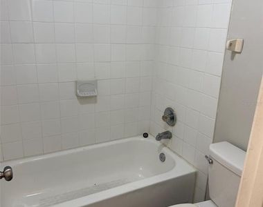 9601 Shalimar Court - Photo Thumbnail 10