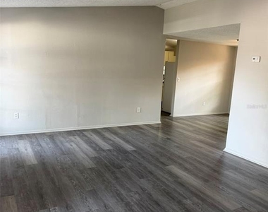 9601 Shalimar Court - Photo Thumbnail 4