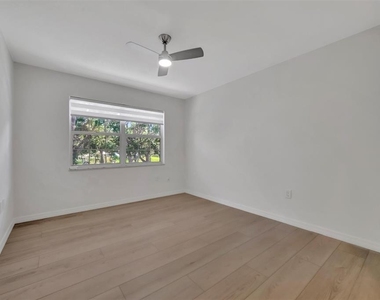 650 Pinellas Point Drive S - Photo Thumbnail 14