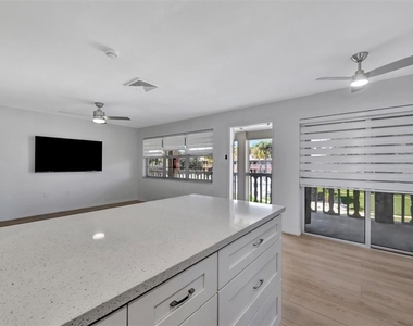 650 Pinellas Point Drive S - Photo Thumbnail 11