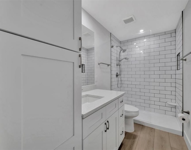 650 Pinellas Point Drive S - Photo Thumbnail 21