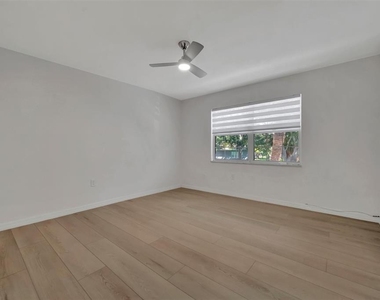 650 Pinellas Point Drive S - Photo Thumbnail 17
