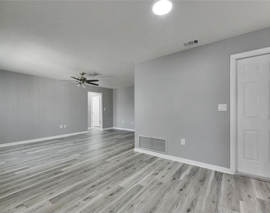1691 E Orangecrest Avenue - Photo Thumbnail 17