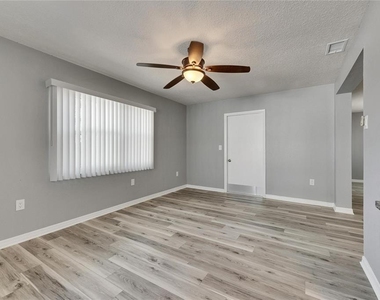 1691 E Orangecrest Avenue - Photo Thumbnail 21
