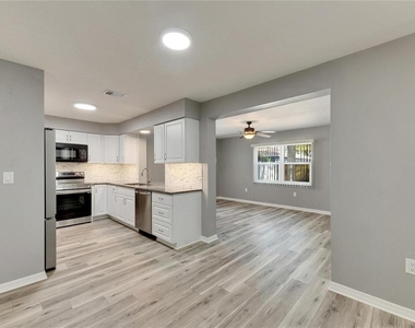 1691 E Orangecrest Avenue - Photo Thumbnail 9