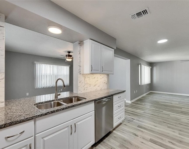 1691 E Orangecrest Avenue - Photo Thumbnail 16