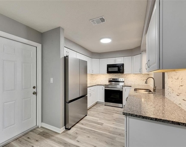 1691 E Orangecrest Avenue - Photo Thumbnail 12