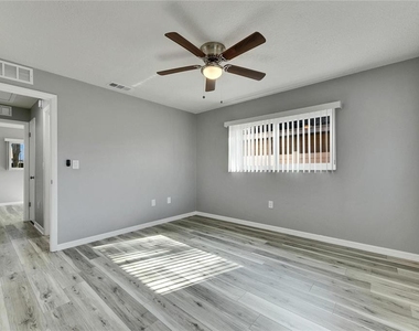 1691 E Orangecrest Avenue - Photo Thumbnail 27