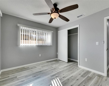 1691 E Orangecrest Avenue - Photo Thumbnail 35