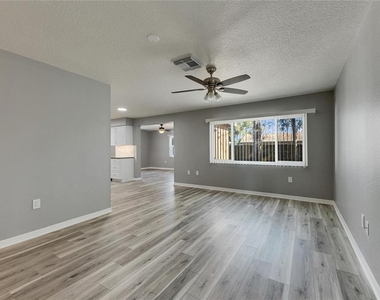 1691 E Orangecrest Avenue - Photo Thumbnail 6