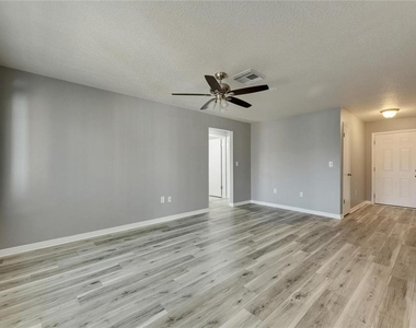 1691 E Orangecrest Avenue - Photo Thumbnail 8