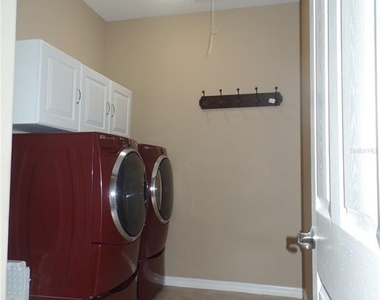 3240 Pineapple Isle Drive - Photo Thumbnail 17
